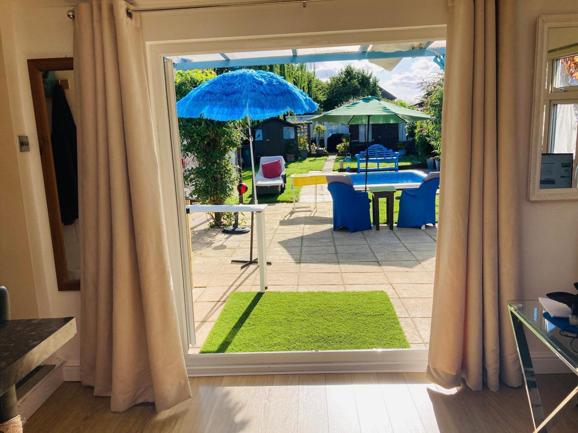 Modern Bungalow With Private Swimming Pool Maidenhead Extérieur photo